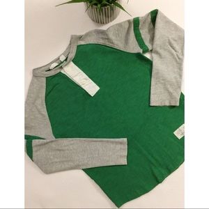 🎄GAP KIDS LONG SLEEVE TEE BOY’S SIZE 6/7